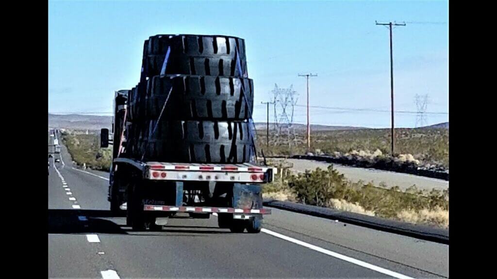 ¿Cuánto pesa un neumático de camión?